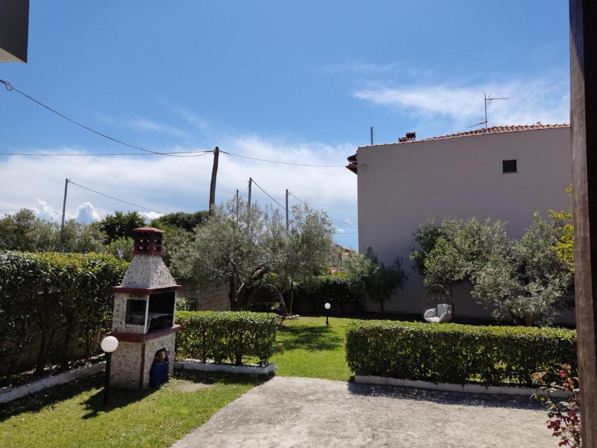 Elina House 2 Villa Никити Екстериор снимка